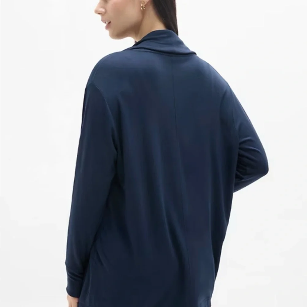 Athleta Navy Restore Wrap. Navy. - Picture 2 of 5